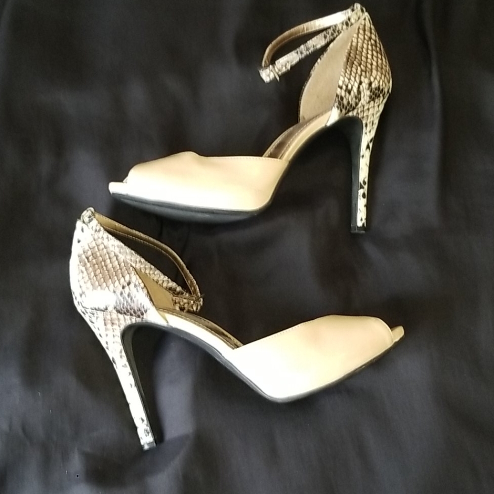 STRAPPY MULTI/SNAKESKIN PUMPS